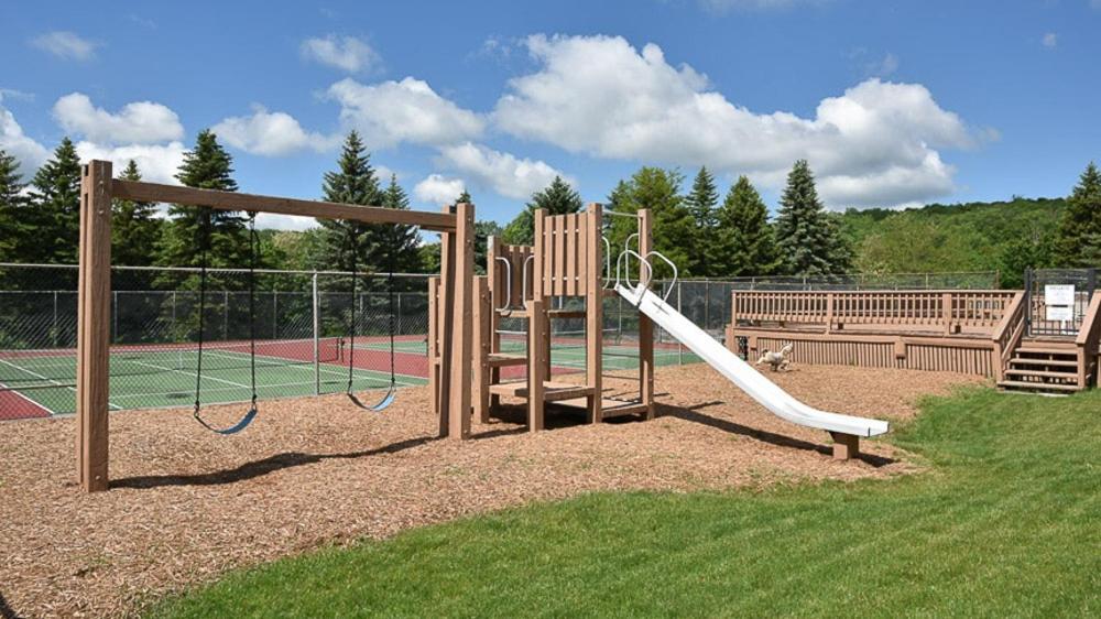 Seven Springs Sunridge 3 Bedroom Standard With Loft, Ski-in Out *