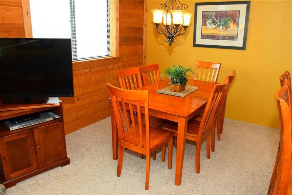 Seven Springs Sunridge 3 Bedroom Standard With Loft, Ski-in Out Apartment